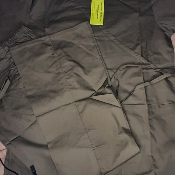 Scrub set - Picture 2 of 3